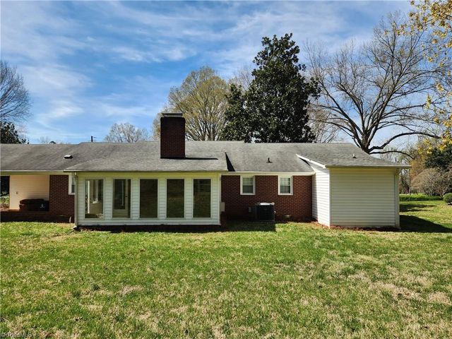 4880 Hawkwood Trail, Winston-salem, NC 27103