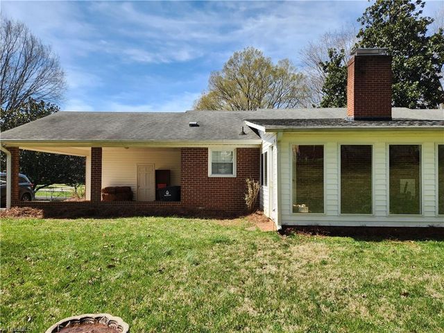 4880 Hawkwood Trail, Winston-salem, NC 27103