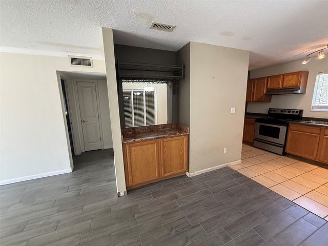 507 NW 39TH ROAD 102, Gainesville, FL 32607