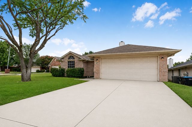 4857 Eagle Trace Drive, Fort Worth, TX 76244