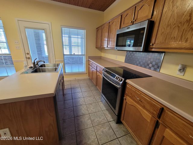 13165 Coldwater Drive, Olive Branch, MS 38654