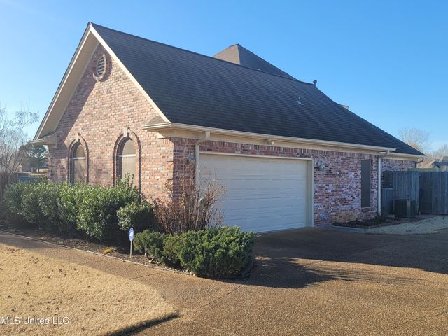13165 Coldwater Drive, Olive Branch, MS 38654