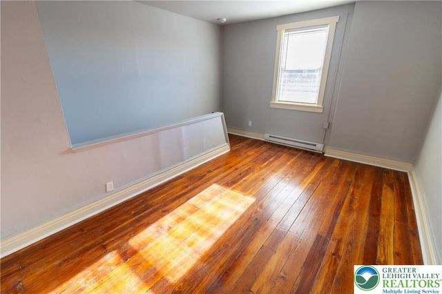 948 West Maple Street, Allentown City, PA 18101