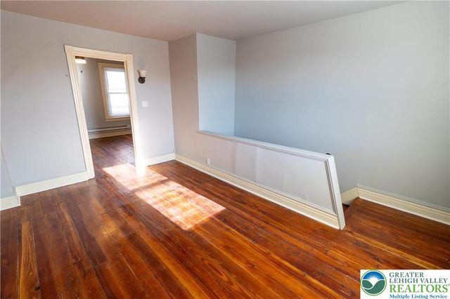 948 West Maple Street, Allentown City, PA 18101