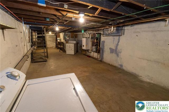 948 West Maple Street, Allentown City, PA 18101