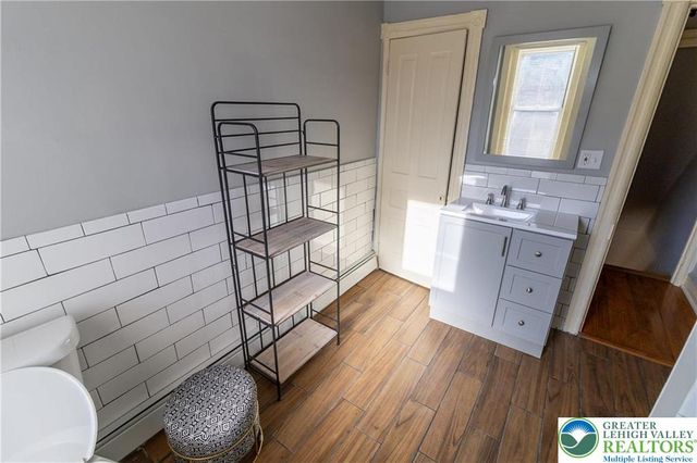 948 West Maple Street, Allentown City, PA 18101