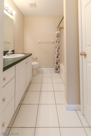 390 Blair Circle, Aurora, OH 44202