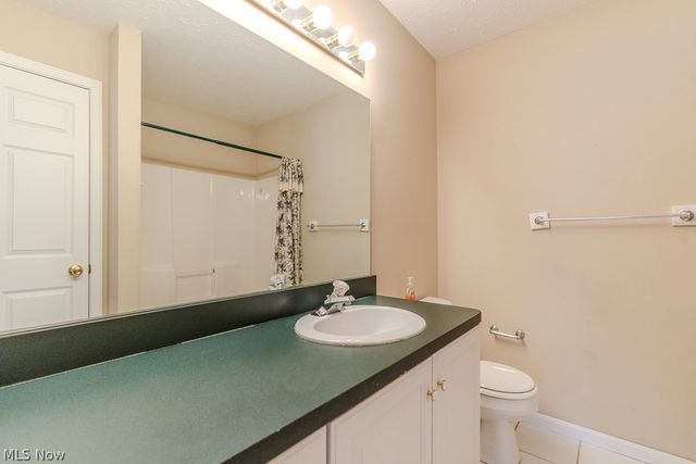 390 Blair Circle, Aurora, OH 44202
