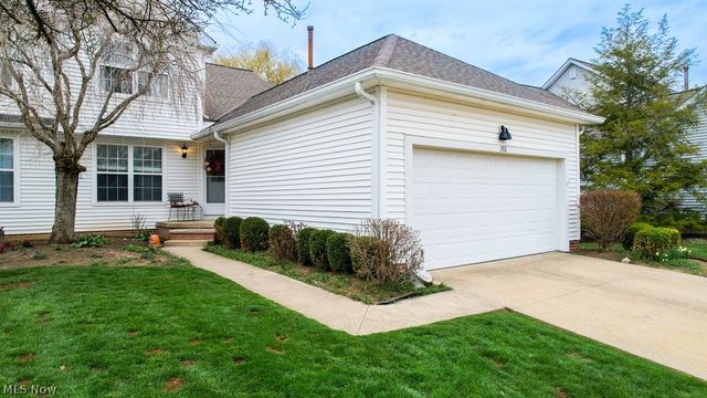 390 Blair Circle, Aurora, OH 44202