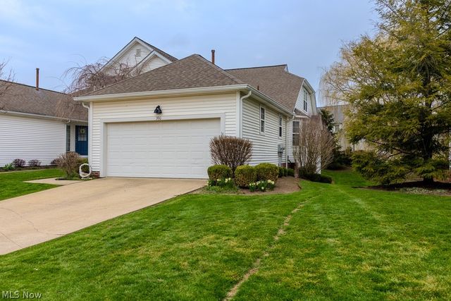 390 Blair Circle, Aurora, OH 44202