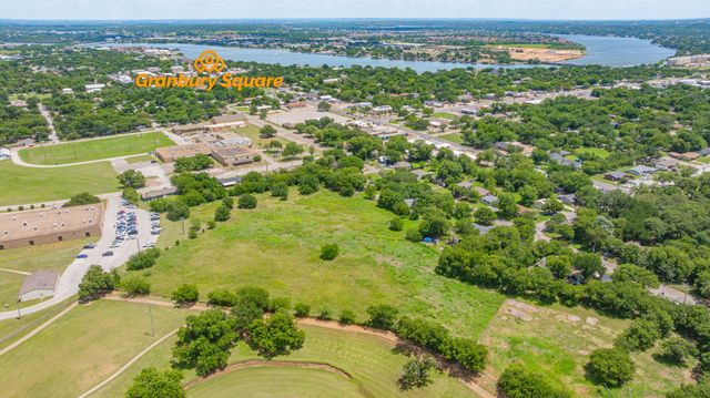 912 W Bridge Street, Granbury, TX 76048