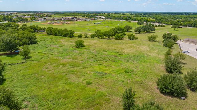 912 W Bridge Street, Granbury, TX 76048