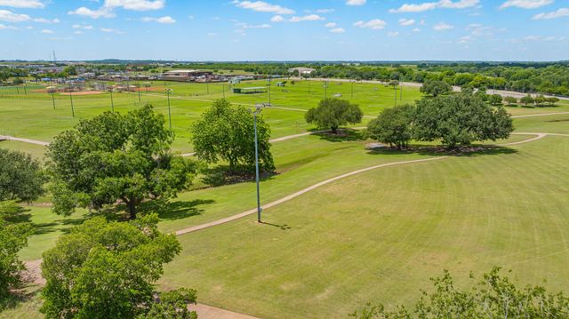 912 W Bridge Street, Granbury, TX 76048