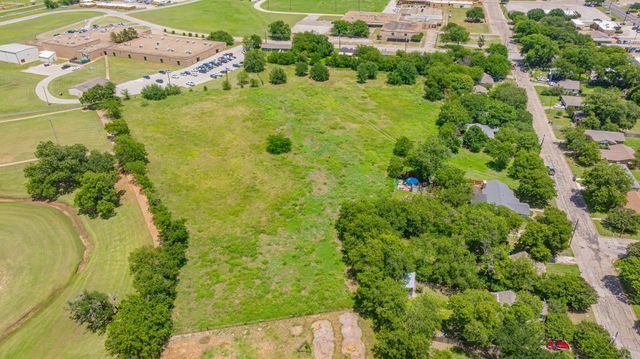 912 W Bridge Street, Granbury, TX 76048
