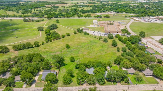 912 W Bridge Street, Granbury, TX 76048