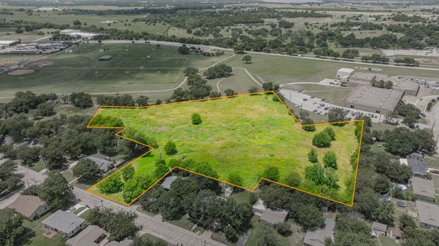 912 W Bridge Street, Granbury, TX 76048