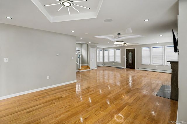 104-40 194th Street, Saint Albans, NY 11412