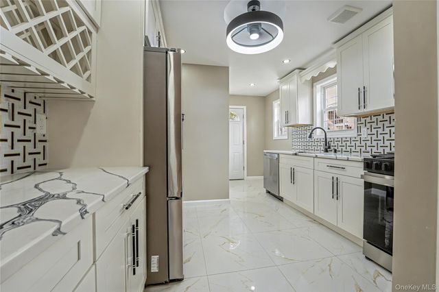 104-40 194th Street, Saint Albans, NY 11412