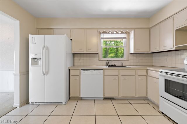 27103 Hilliard Boulevard, Westlake, OH 44145