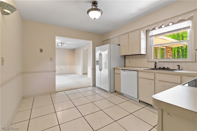 27103 Hilliard Boulevard, Westlake, OH 44145