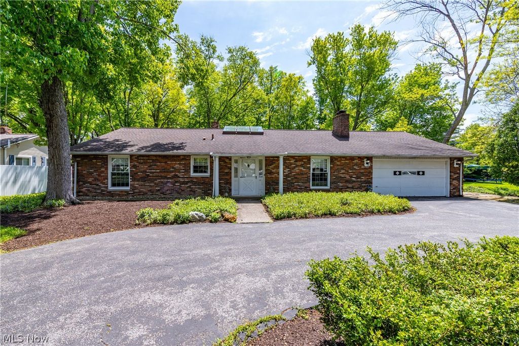 27103 Hilliard Boulevard, Westlake, OH 44145
