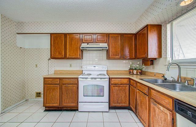 12912 Village Gate Drive, Houston, TX 77082