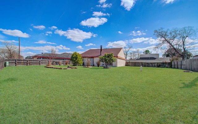 12912 Village Gate Drive, Houston, TX 77082