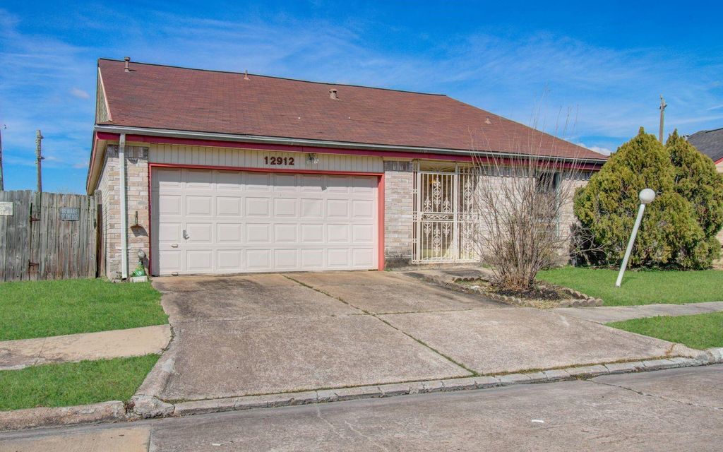12912 Village Gate Drive, Houston, TX 77082