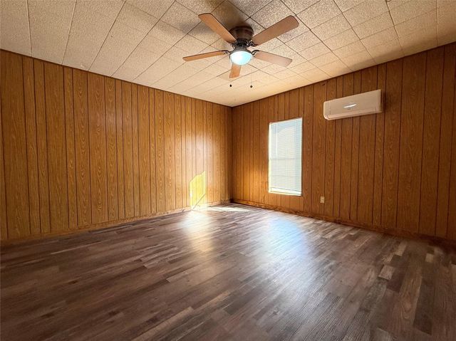 3807 Lands End CT, Granbury, TX 76048