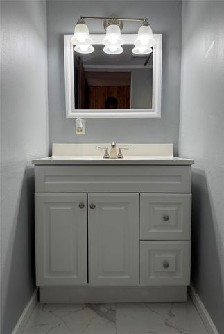 3807 Lands End CT, Granbury, TX 76048