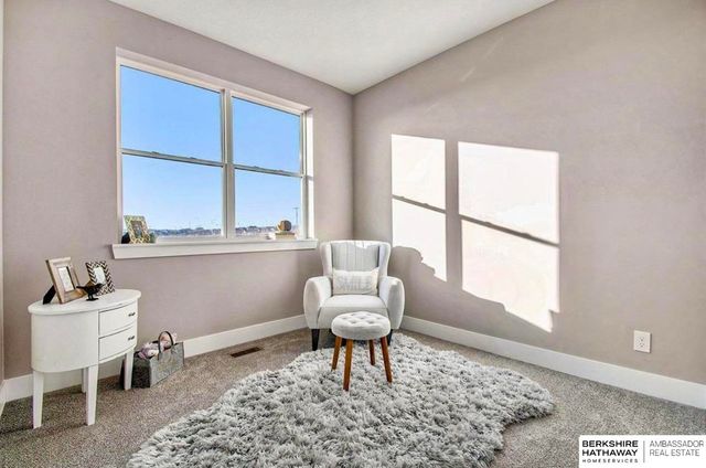 6857 Portage Drive, Papillion, NE 68046