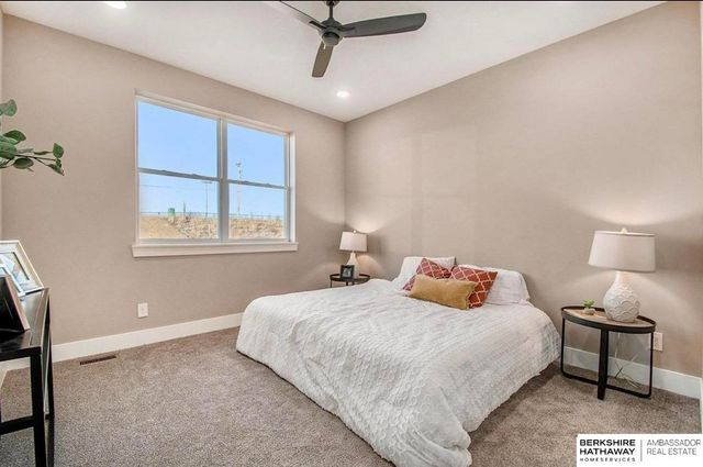 6857 Portage Drive, Papillion, NE 68046