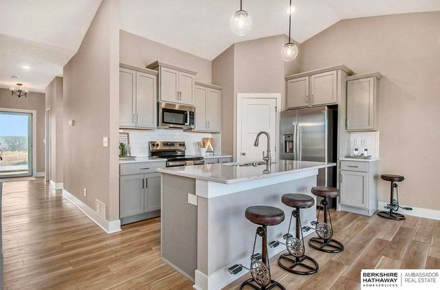 6857 Portage Drive, Papillion, NE 68046