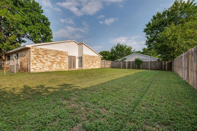 450 Weaver Street, Cedar Hill, TX 75104
