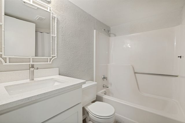 450 Weaver Street, Cedar Hill, TX 75104