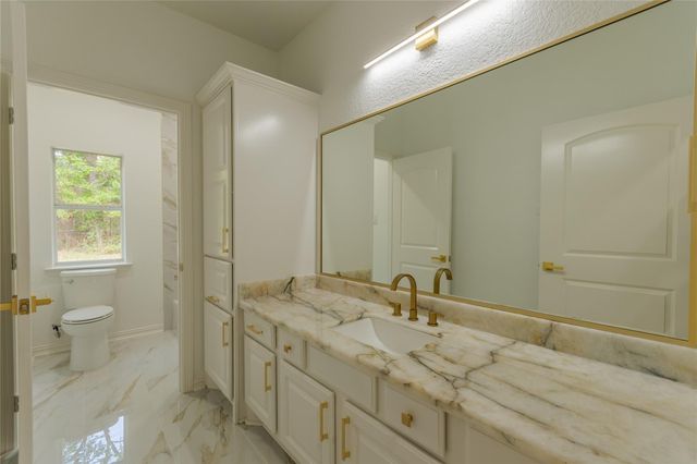 1608 Southern Oaks Drive, Conroe, TX 77301