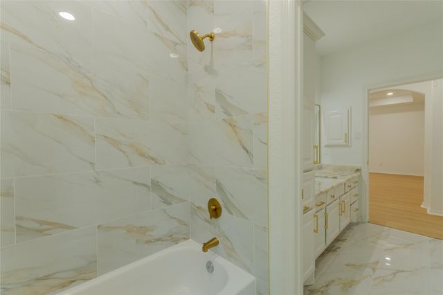 1608 Southern Oaks Drive, Conroe, TX 77301