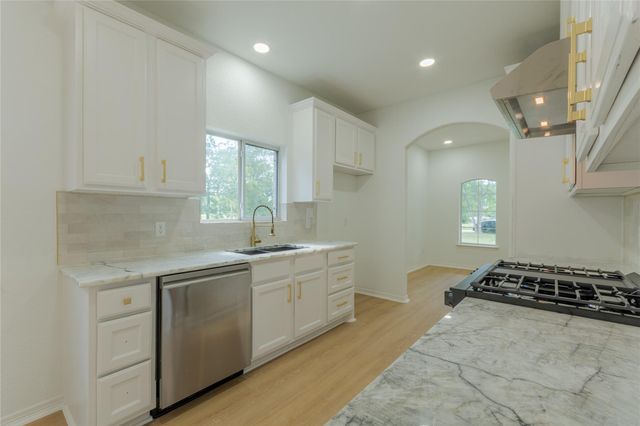 1608 Southern Oaks Drive, Conroe, TX 77301