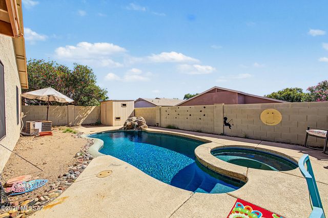 9910 E Deer Trail, Tucson, AZ 85748