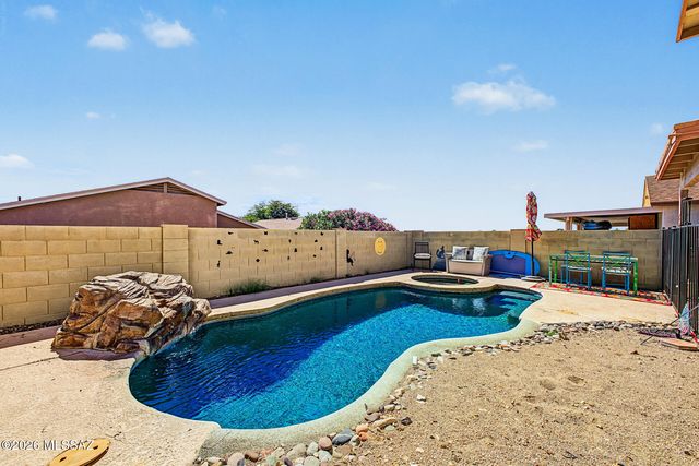 9910 E Deer Trail, Tucson, AZ 85748