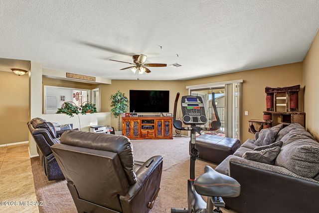 9910 E Deer Trail, Tucson, AZ 85748