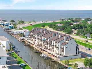 7300 Lakeshore Dr #2, New Orleans, LA 70124