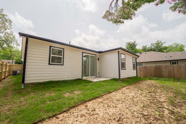 103 Ross Street W, Sulphur Springs, TX 75482