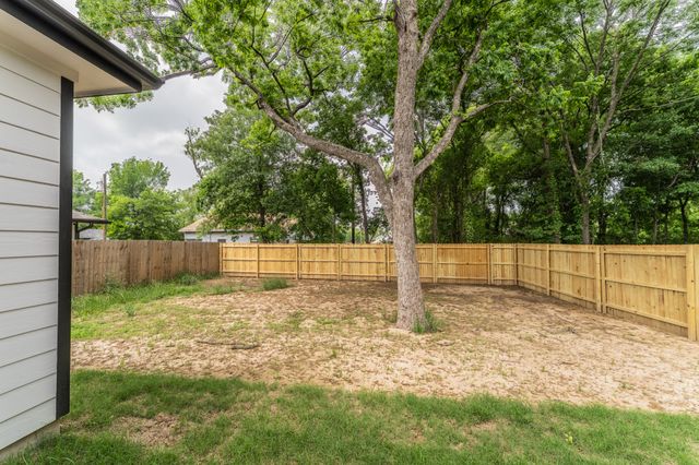 103 Ross Street W, Sulphur Springs, TX 75482
