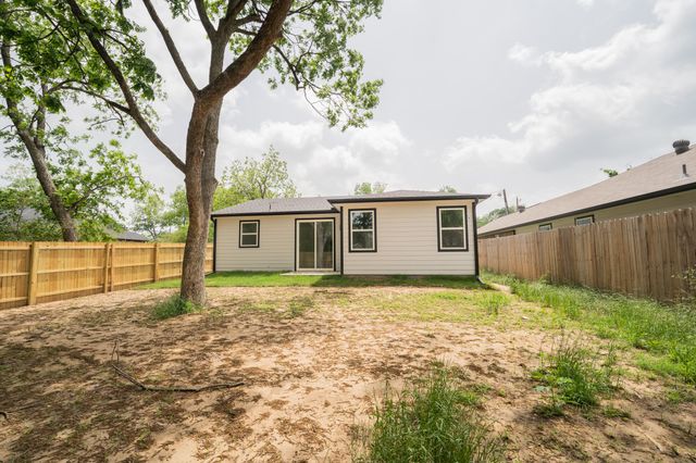 103 Ross Street W, Sulphur Springs, TX 75482