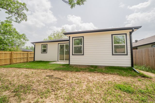 103 Ross Street W, Sulphur Springs, TX 75482