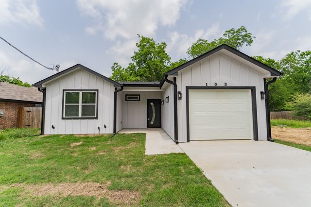 103 Ross Street W, Sulphur Springs, TX 75482