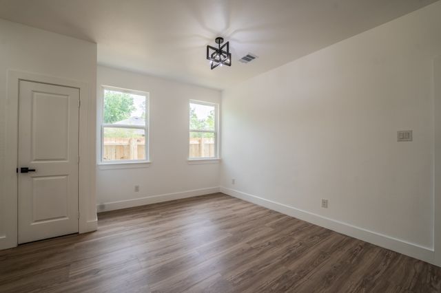 103 Ross Street W, Sulphur Springs, TX 75482