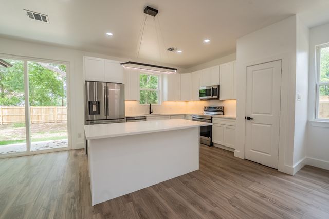 103 Ross Street W, Sulphur Springs, TX 75482