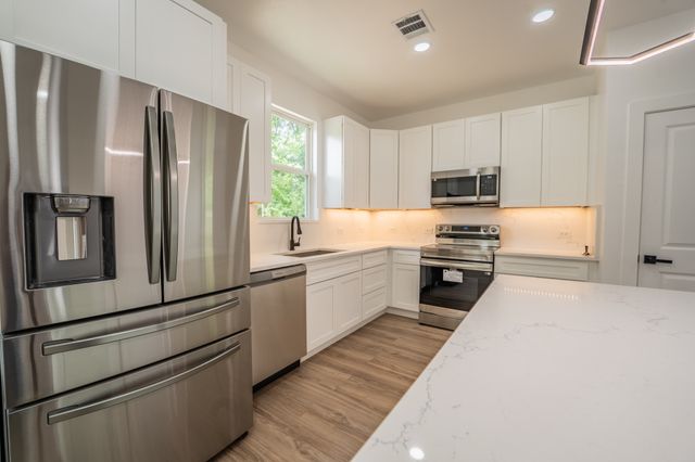 103 Ross Street W, Sulphur Springs, TX 75482